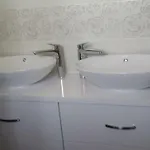 Nina Vilă *