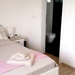 Nina Vilă *